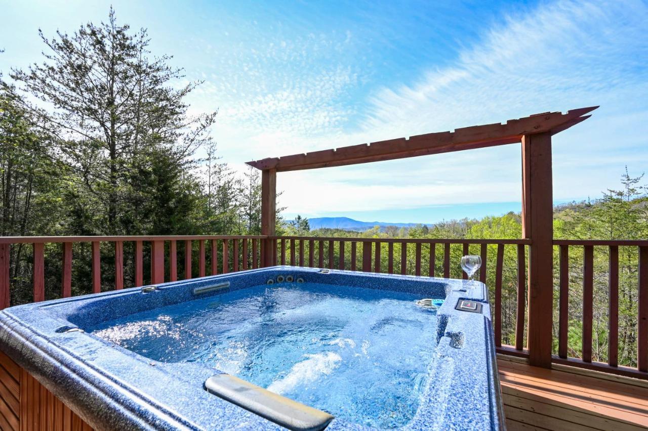 Private Mountain Cabin, Hot Tub Escape In The Smokies, With The View 塞维尔维尔 外观 照片
