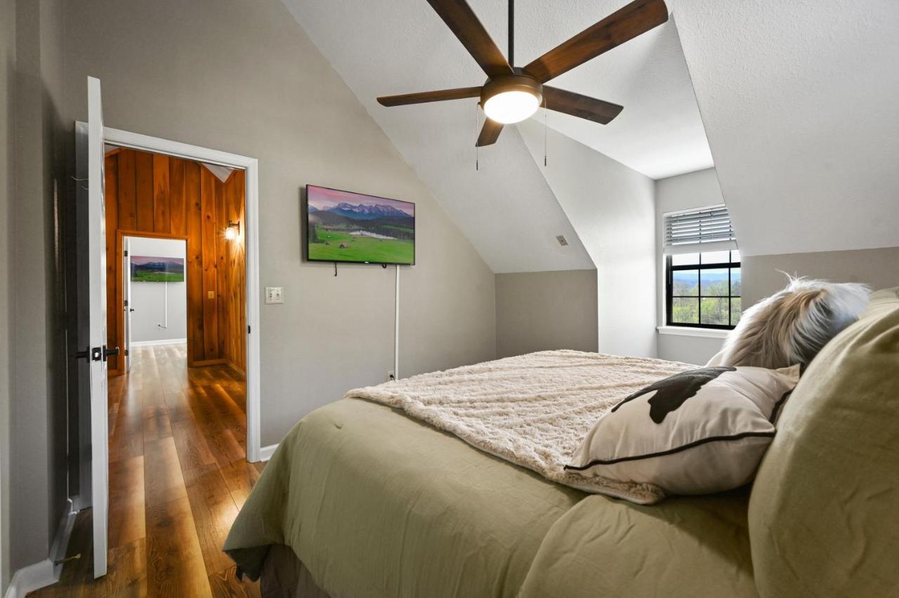 Private Mountain Cabin, Hot Tub Escape In The Smokies, With The View 塞维尔维尔 外观 照片