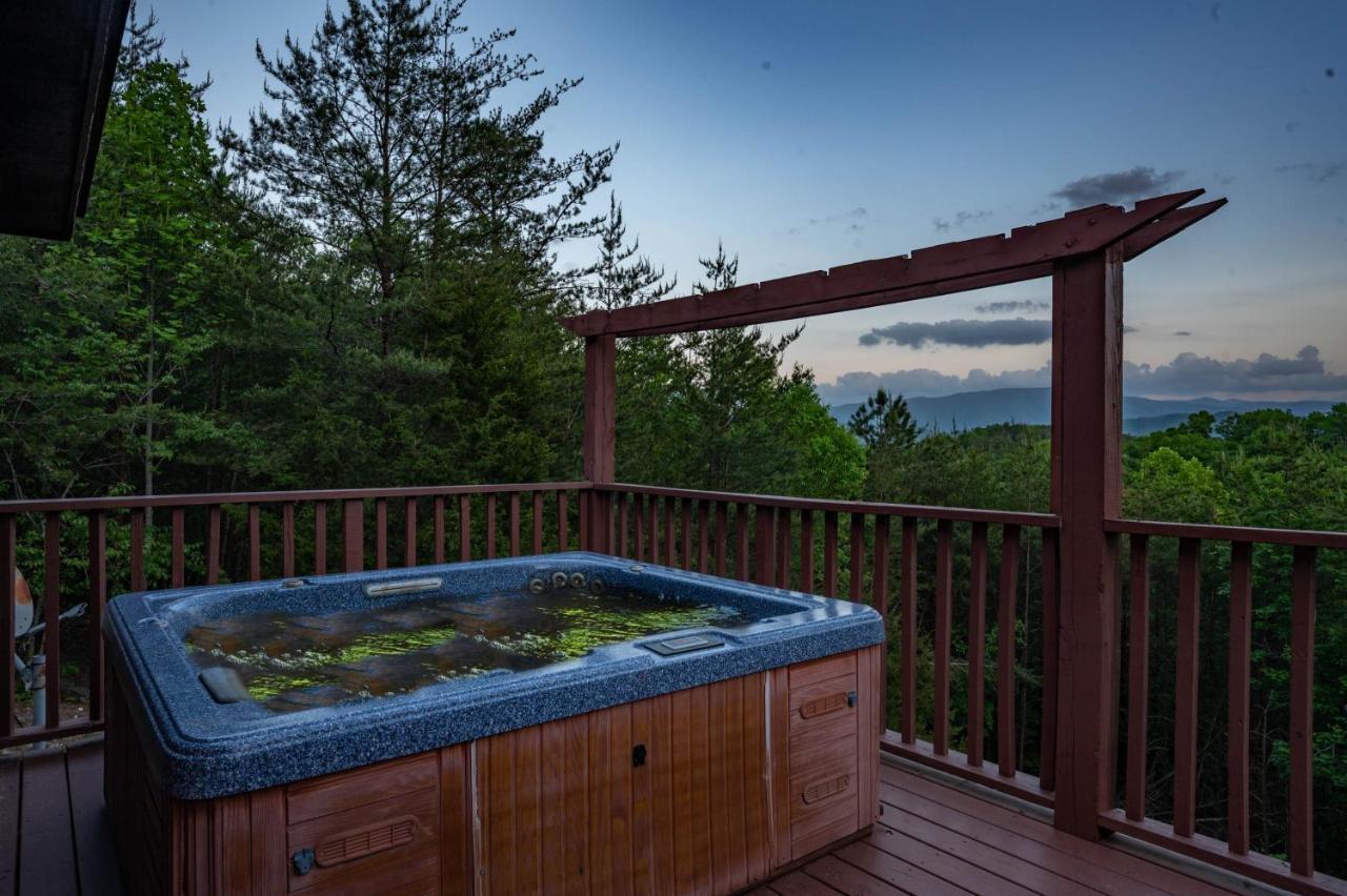 Private Mountain Cabin, Hot Tub Escape In The Smokies, With The View 塞维尔维尔 外观 照片