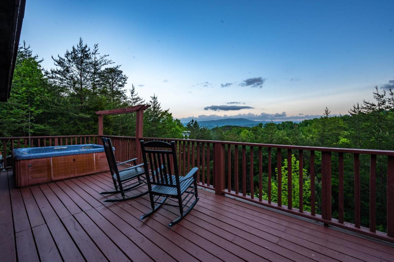 Private Mountain Cabin, Hot Tub Escape In The Smokies, With The View 塞维尔维尔 外观 照片